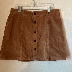 4/$14🦋 brown button up skirt